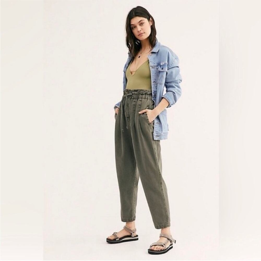 Free People Margate Pleated Paper Bag High  Waisted Trousers Army Green Pants XS